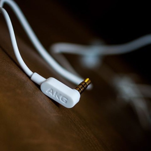 AKG Y20U Kablolu Kulaklık
