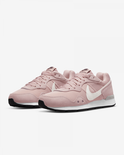 Nike Venture Runner Kadın Spor Ayakkabı