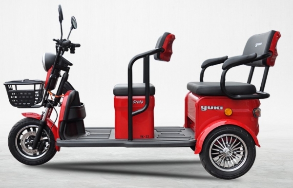 Yuki YK-32 Greta Moped