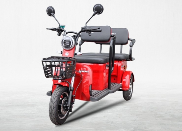 Yuki YK-32 Greta Moped