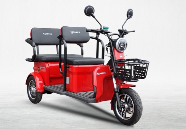 Yuki YK-32 Greta Moped