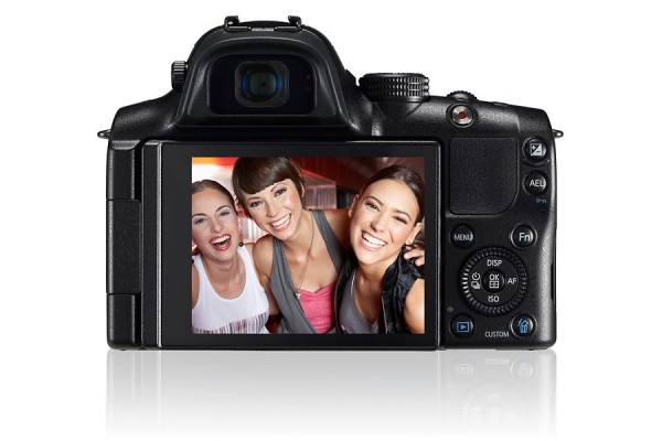 Samsung NX20 Aynasız Fotoğraf Makinesi