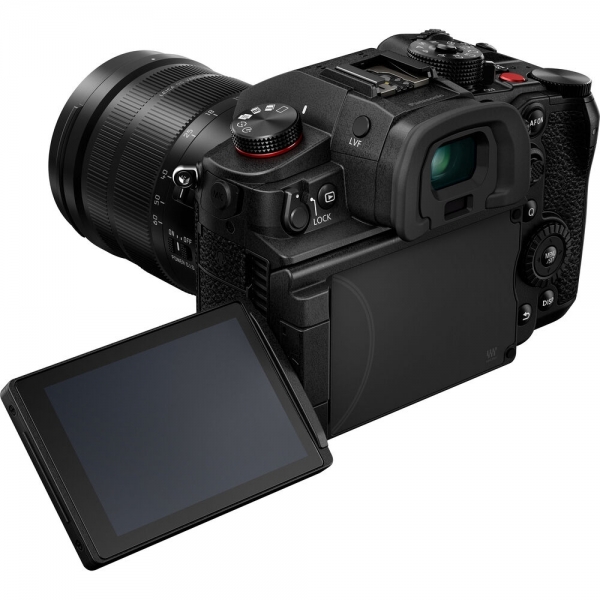Panasonic Lumix GH6 12-60mm Aynasız Fotoğraf Makinesi