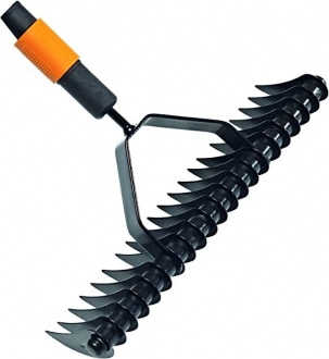 Fiskars 135513 QuikFit Çim ve Toprak Havalandırma Tırmığı
