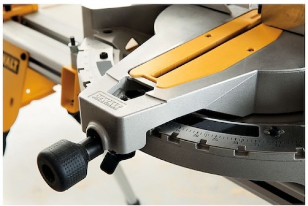 Dewalt D27113-QS Gönye Testere
