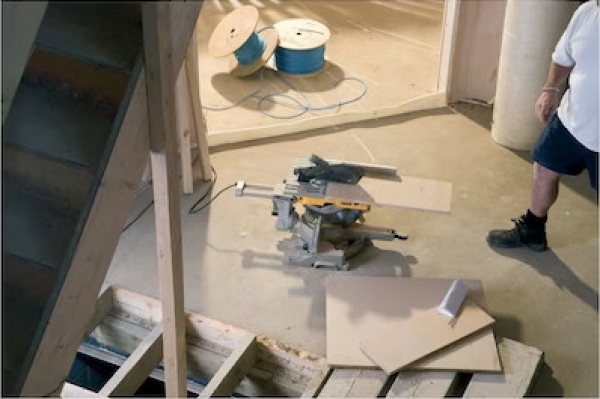 Dewalt D27111/QS Gönye Testere