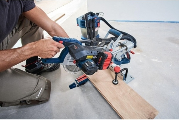 Bosch GCM 18V 216 Professional Gönye Testere