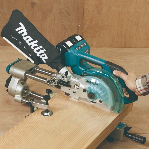 Makita DLS714RT2 Gönye Testere
