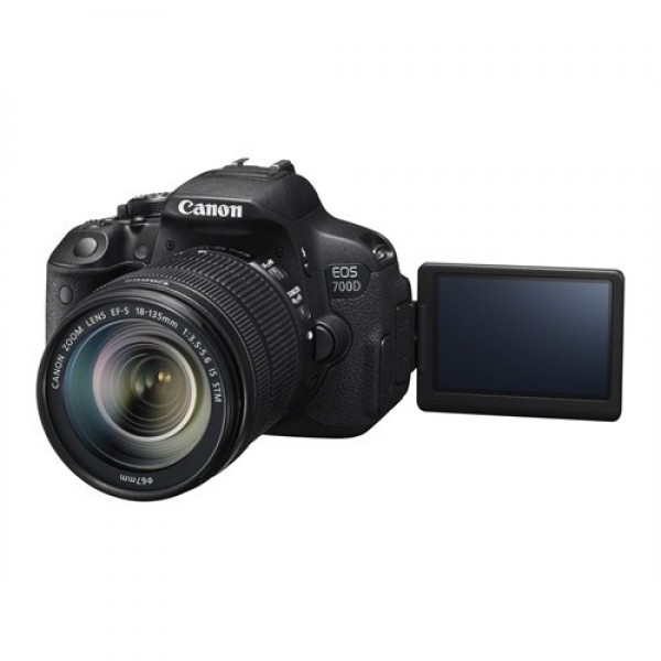 Canon EOS 700D 18-135mm DSLR Fotoğraf Makinesi (18-135 mm)