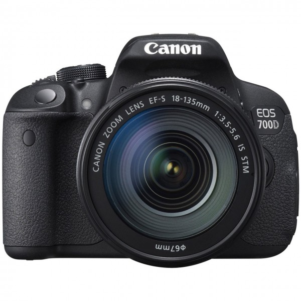 Canon EOS 700D 18-135mm DSLR Fotoğraf Makinesi (18-135 mm)