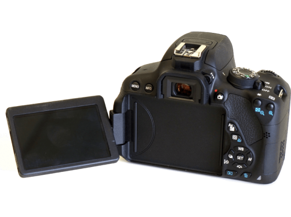 Canon EOS 700D 18-55mm DSLR Fotoğraf Makinesi (18-55 mm)
