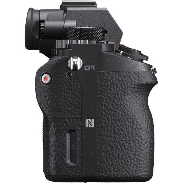 Sony A7R II Aynasız Fotoğraf Makinesi