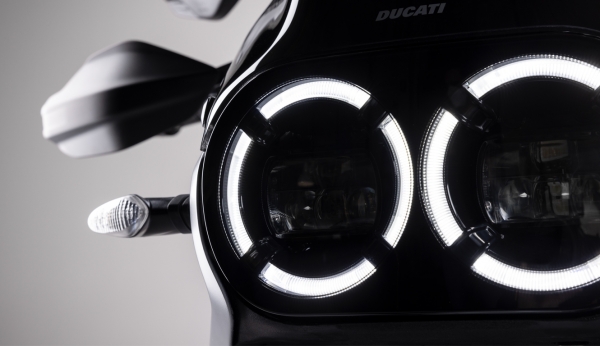Ducati DesertX Cross