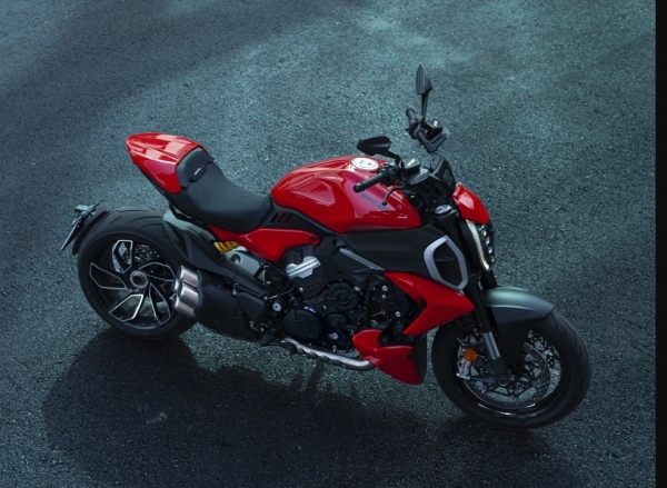 Ducati Diavel V4 Chopper