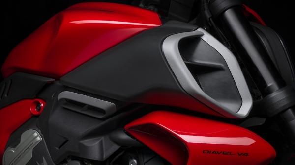 Ducati Diavel V4 Chopper