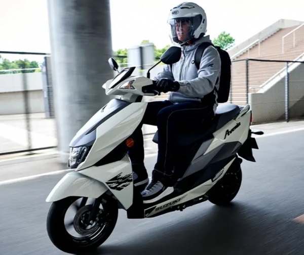 Suzuki Avenis Scooter