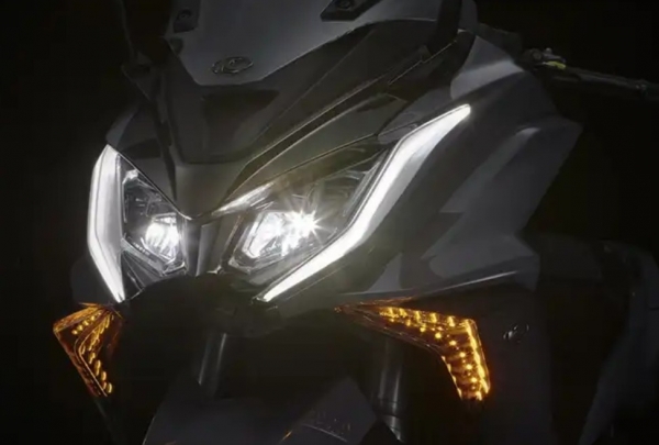 Kymco AK 550 Scooter