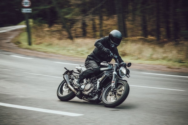 Husqvarna Svartpilen 401 Klasik