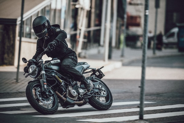 Husqvarna Svartpilen 401 Klasik