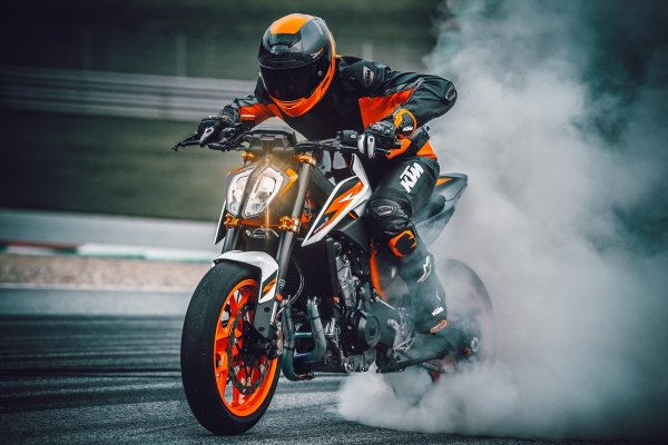 KTM 890 Duke R Naked