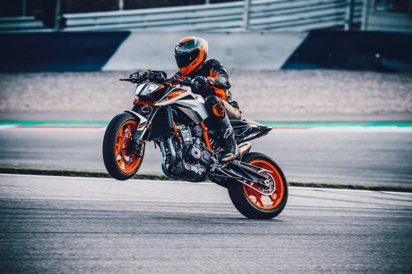 KTM 890 Duke R Naked