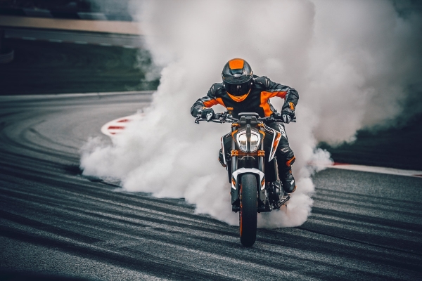 KTM 890 Duke R Naked