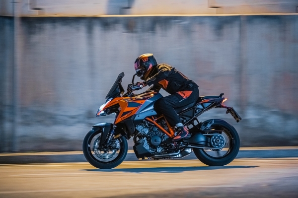 KTM 1290 Super Duke GT Naked