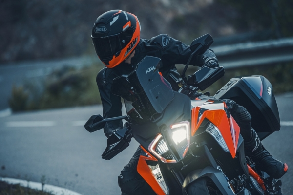 KTM 1290 Super Duke GT Naked