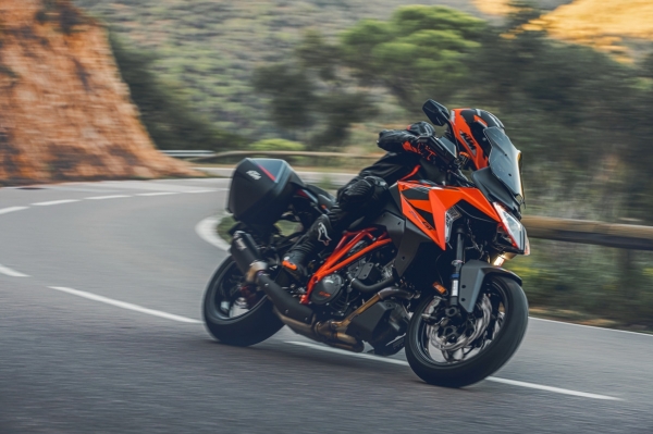 KTM 1290 Super Duke GT Naked