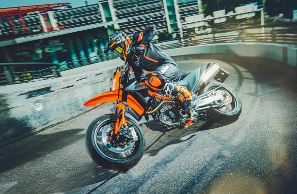 KTM 690 SMC R Cross