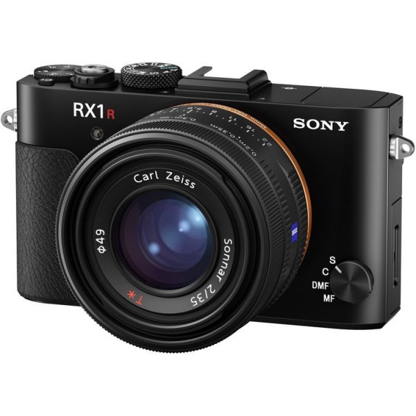 Sony DSC-RX1R II Kompakt Fotoğraf Makinesi (42 MP)