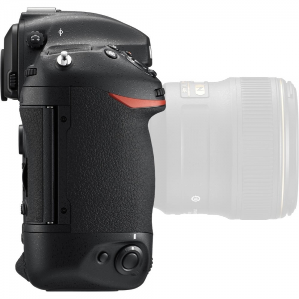 Nikon D5 28-300mm DSLR Fotoğraf Makinesi