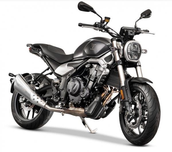 VOGE 500AC Naked