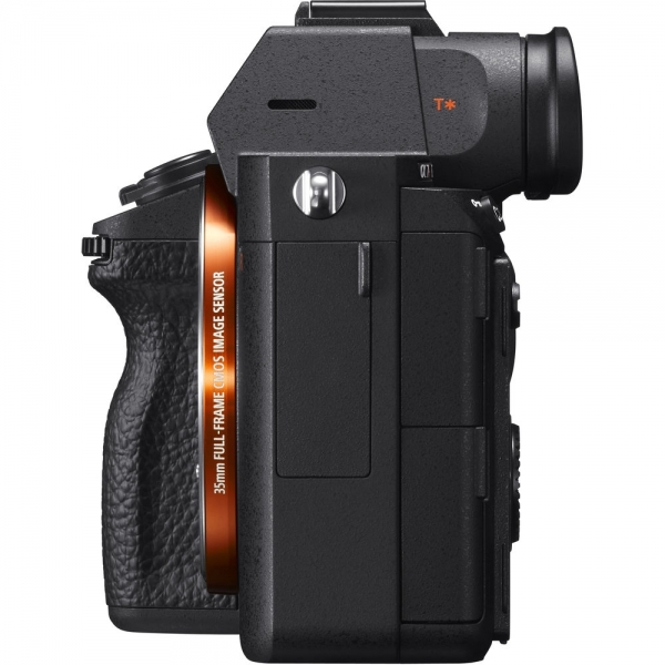 Sony A7R III A Aynasız Fotoğraf Makinesi