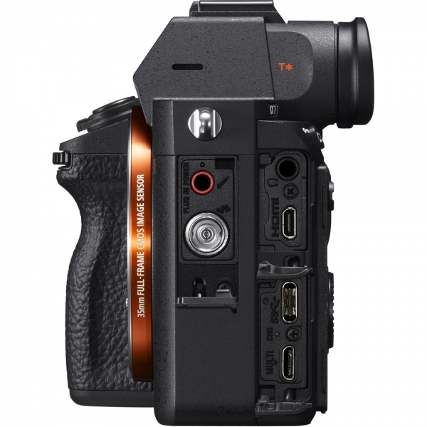 Sony A7R III A Aynasız Fotoğraf Makinesi