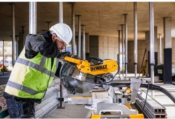 Dewalt DWS780-QS Gönye Testere