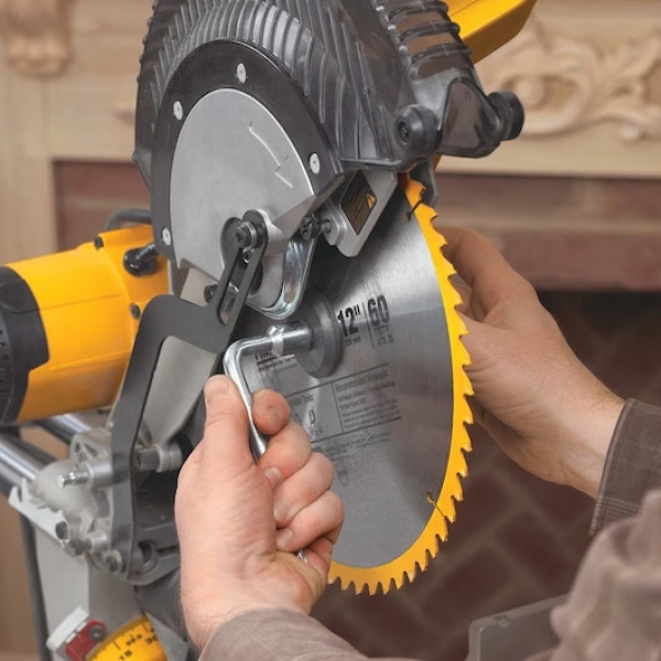 Dewalt DWS780-QS Gönye Testere