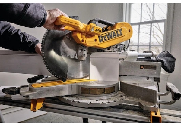 Dewalt DWS780-QS Gönye Testere