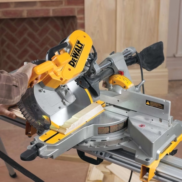 Dewalt DWS780-QS Gönye Testere