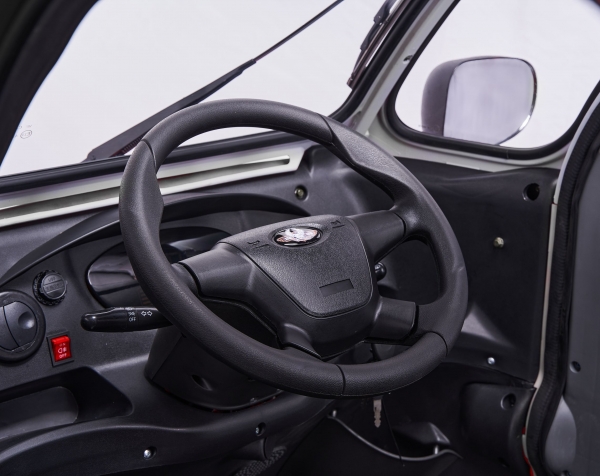 Regal Raptor K5 Van E-Car