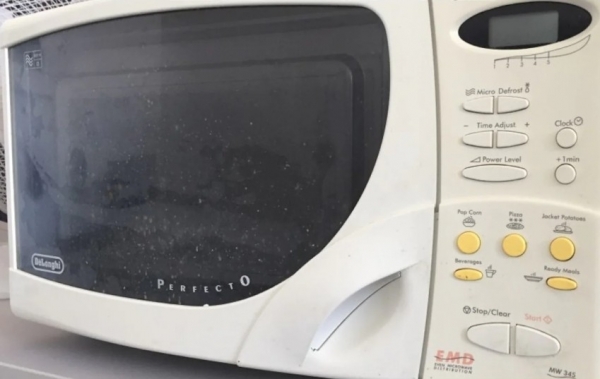 DeLonghi MW 425 Mikrodalga Fırın