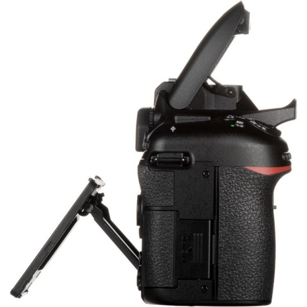 Nikon D7500 DSLR Fotoğraf Makinesi (Gövde)