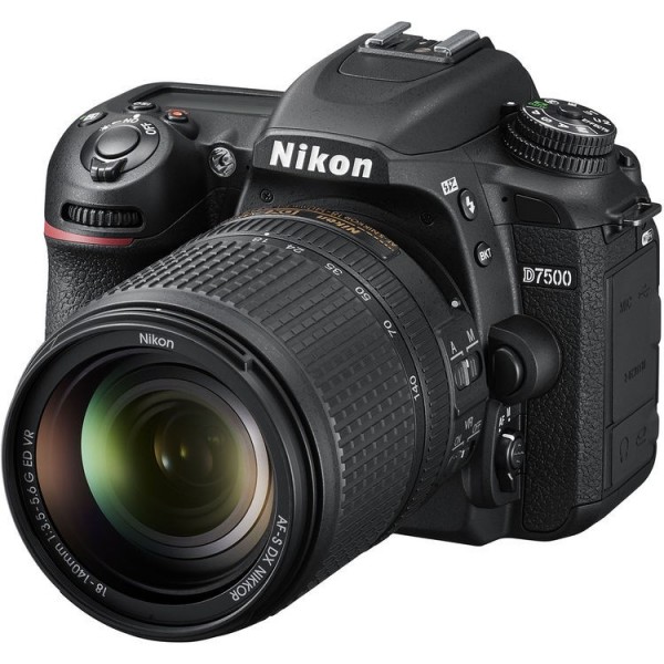 Nikon D7500 18-140mm DSLR Fotoğraf Makinesi (18-140 mm)