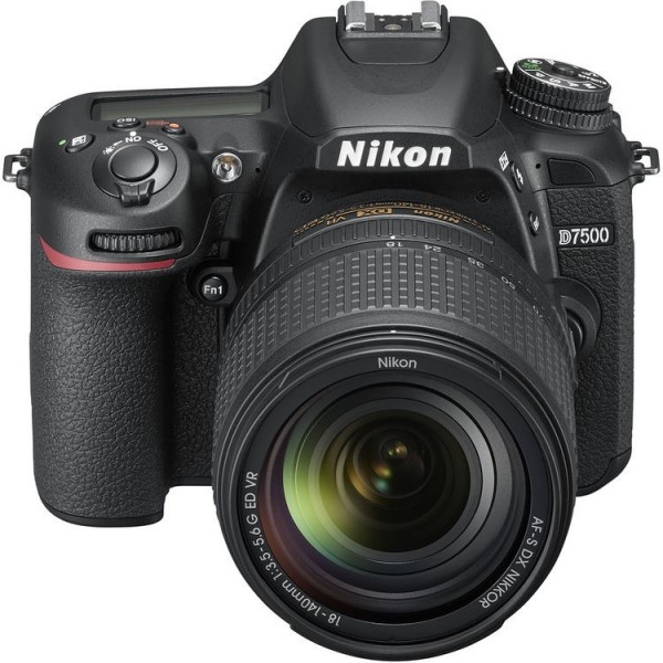 Nikon D7500 18-140mm DSLR Fotoğraf Makinesi (18-140 mm)
