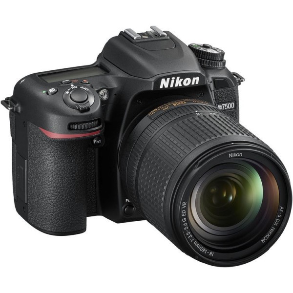 Nikon D7500 18-140mm DSLR Fotoğraf Makinesi (18-140 mm)