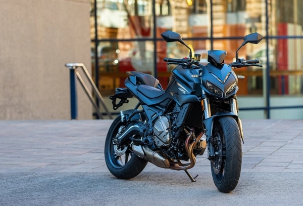 QJ SRK 700 Naked