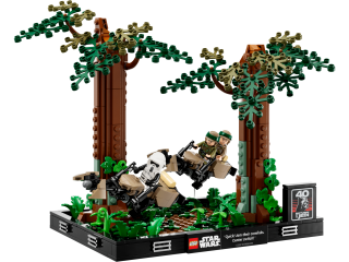 LEGO Star Wars 75353 Endor Speeder Chase Diorama