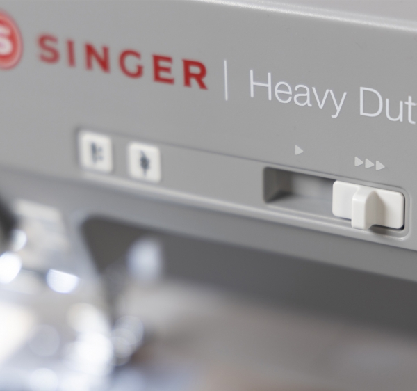 Singer HD6705C Dikiş ve Nakış Makinesi
