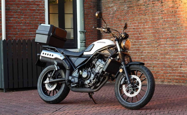 Honda CL250 Naked