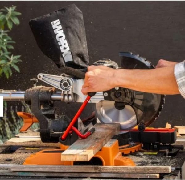 Worx WX845.9CB Gönye Testere